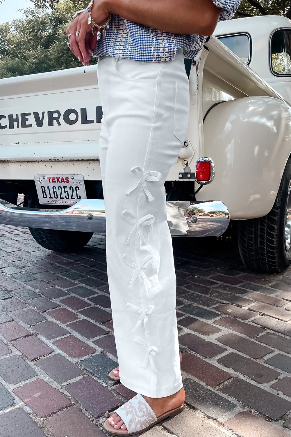 White Bow Leg Loose Jeans